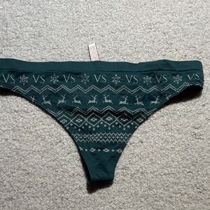 VS Seamless Thong Large